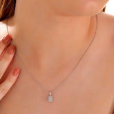 Collier pour femme en argent et pierre baguette